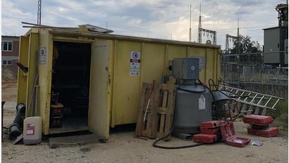 Symbolbild: PI Schwandorf
Unbekannte haben auf einer Baustelle in Schwandorf mehrere Container aufgebrochen und teure Werkzeuge gestohlen.