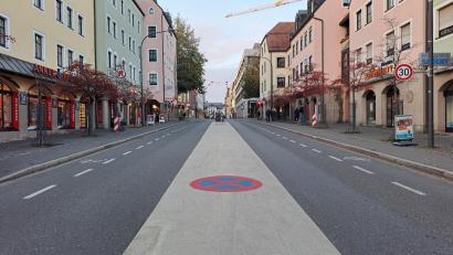 Archivbild: Jessica Fechner
Der umstrittene weiße Mittelstreifen in der Weidener Innenstadt wird verschwinden.