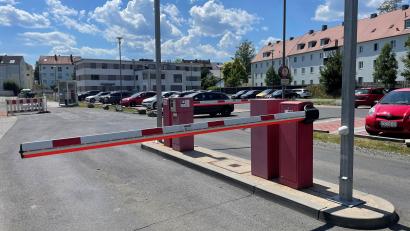 Bild: Friedrich Peterhans, KNO
Die Schranken an den Parkplätzen des Klinikums Weiden werden demnächst abgebaut.