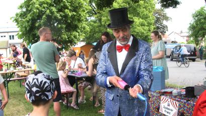Bild: Werner Robl
Zauberer Franz, der Kinderfreund aus Waldsassen, war voll in seinem Element.