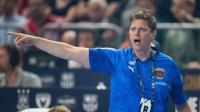 Bild: Marius Becker/dpa
Trainer Nicolej Krickau und die Füchse Berlin verloren das letzte Champions-League-Finale gegen den FC Barcelona. (Archivbild)