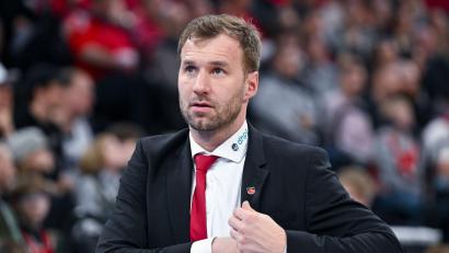 Bild: Sven Hoppe/dpa
Kommt er zu den Bayern? Bambergs umworbener Coach Anton Gavel. (Archivbild)