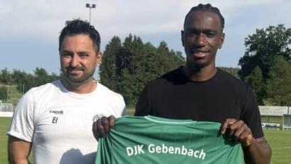 Bild: DJK Gebenbach
Erdal Izmire (links), Sportlicher Leiter der DJK Gebenbach, freut sich über die Verpflichtung von Jeanpaul Alexis-Ajala.