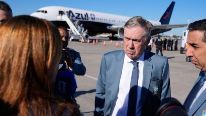 Bild: Seth Wenig/AP/dpa
Kritische Fragen? Sind für den erfahrenen Carlo Ancelotti kein Problem. (Archivbild)