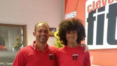 Bild: Lichtenauer/privat
Nathaniel Brown (rechts) und Michael Lichtenauer während der Ausbildungszeit.