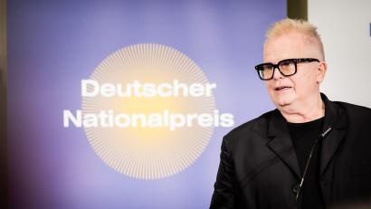 Bild: Christoph Soeder/dpa
Herbert Grönemeyer wurde mit dem Deutschen Nationalpreis ausgezeichnet.