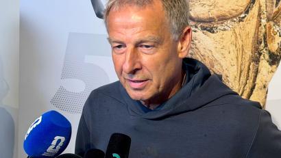 Bild: Christoph Lother/dpa
Jürgen Klinsmann besuchte das German House of Soccer in New York.