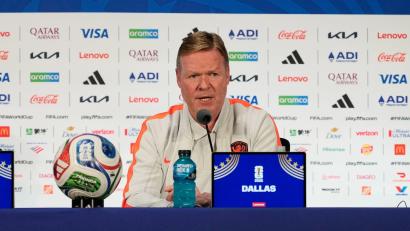 Bild: Tony Gutierrez/AP/dpa
Ronald Koeman will mit den Niederlanden bei der WM weit kommen. (Archivbild)
