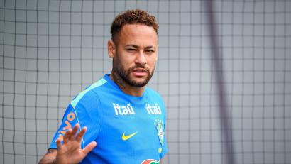 Bild: Tom Weller/dpa
Bereit für seinen ersten Einsatz bei der WM: Brasiliens Stürmerstar Neymar.