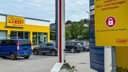 Bild: Stephan Huber
Netto bietet Vermietung freier Parkflächen an. In Amberg startet das Feierabendparken ab sofort an der Netto-Filiale am Kaiser-Ludwig-Ring 1.
