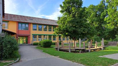 Bild: Elfriede Weiß
Die Gemeinde Niedermurach wandte neben den Zuschüssen für Mittagsbetreuung, Lehrmittel und Buskosten im vergangenen Jahr noch etwa 68.000 Euro aus dem Gemeindehaushalt auf.