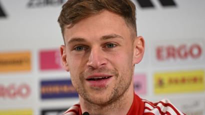 Bild: Federico Gambarini/dpa
Bei Joshua Kimmich stapelt sich manchmal allerlei in der Garage - es ist aber nicht für seine eigene Familie bestimmt. (Archivbild)
