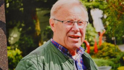 Repro: Josef Rosner
So kennt man Hermann Laumer von früher, anpackend und immer guter Laune. Am Freitag feiert der frühere Bauhofchef der Stadt Mitterteich, Musiker und Vogelzüchter im Kreise seiner Familie 90. Geburtstag. Seit Januar 2022 lebt er im Seniorenheim.