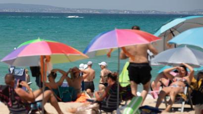 Bild: Clara Margais/dpa
Die meisten Menschen aus Bayern verbringen ihren Urlaub innerhalb Europas - den Freistaat eingeschlossen. (Symbolbild)
