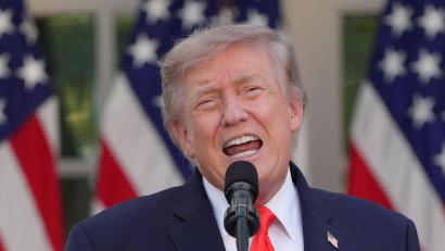 Bild: Jacquelyn Martin/AP/dpa
Trump droht mit neuen Zöllen. (Archivbild)
