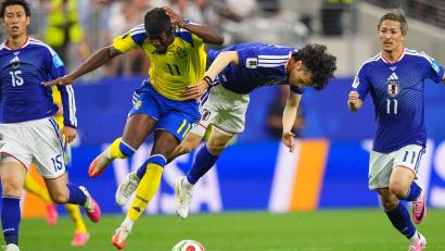 Bild: Julio Cortez/AP/dpa
Schweden und Japan lieferten sich ein hart umkämpftes WM-Spiel.