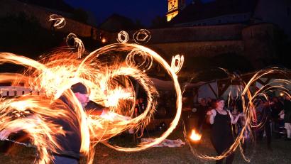 Archivbild: Petra Hartl
Die große Feuershow (hier im Jahr 2018) fällt in Sulzbach-Rosenberg heuer aus.