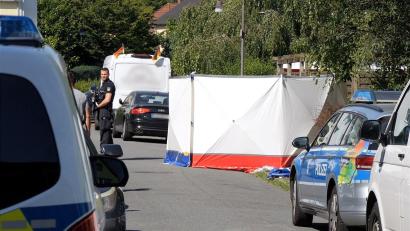 Bild: Hüneke/dpa
Einsatzkräfte gehen von einem Gewaltverbrechen aus.