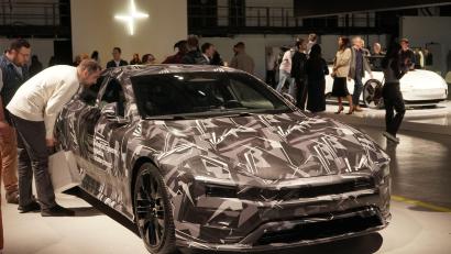 Bild: Zeng Hui//Xinhua/dpa
Ein Elektroauto des schwedischen Herstellers Polestar. (Archivbild)