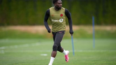 Bild: Darryl Dyck/The Canadian Press/dpa
Kanadas Kapitän Alphonso Davies hofft gegen Südafrika auf seinen ersten Einsatz bei dieser WM.