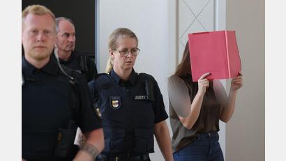 Bild: Danny Gohlke/dpa
Die Angeklagte schweigt bislang zu den Vorwürfen.