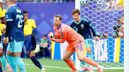 Bild: Shaquan Woody/CSM via ZUMA Press Wire/dpa
Manuel Neuer kommt gegen Ecuador nicht an den Ball, der Siegtreffer für die Südamerikaner.