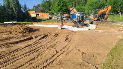 Bild: Josef Popp
Die Bauarbeiten für den neuen Parkplatz in Schmidmühlen haben begonnen.