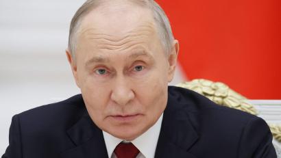 Bild: Vyacheslav Prokofyev/Pool Sputnik Kremlin/AP/dpa
Ein Video eines Ex-Frontsoldaten schlägt in Russland Wellen - bis hin zu Kremlchef Wladimir Putin. (Archivbild)