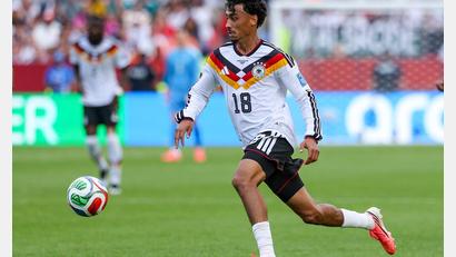 Bild: Jan Woitas/dpa
Nathaniel Brown ist wieder am Ball. (Archivbild)