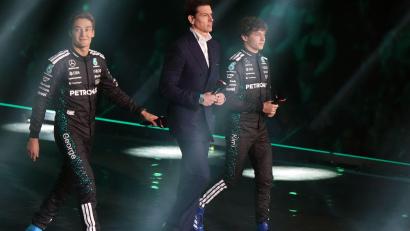Bild: Bradley Collyer/PA Wire/dpa
Toto Wolff setzt auch 2027 auf die Fahrer George Russell (links) und Kimi Antonelli (rechts). (Archivbild)