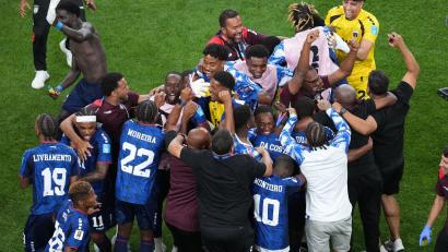 Bild: Eric Gay/AP/dpa
Der Moment der Glückseligkeit: Kap Verde zieht in die K.-o.-Runde der WM ein.