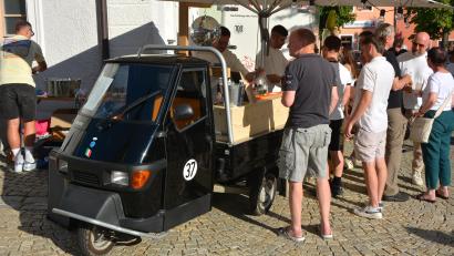 Bild: Josef Rosner
Herzstück der Events ist der "Piaggio"-Kleintransporter. Dieser Eigenumbau ist bei jeder Veranstaltung mit dabei.