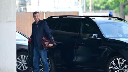 Bild: Fabian Sommer/dpa
CSU-Chef Söder fuhr am Kanzleramt vor.