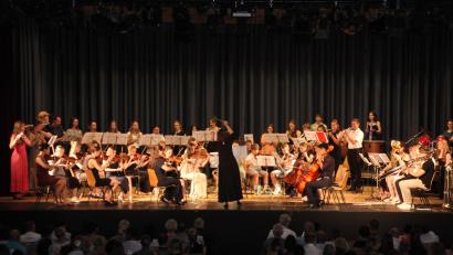 Bild: Konrad Rosner
Das Orchester des Stiftland-Gymnasiums eröffnete das Sommerkonzert im Kettelerhaus.