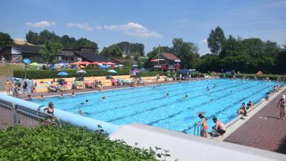 Bild: Ernst Frischholz
Am Samstag fand Im Freibad in Windischeschenbach das Sponsorenschwimmen statt. Insgesamt wurden über 4800 Bahnen geschwommen.