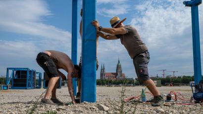 Bild: Peter Kneffel/dpa
Zum offiziellen Ausbaustart rechnete der Deutsche Wetterdienst noch einmal mit hohen Temperaturen in München.