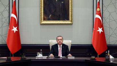 Bild: Kayhan Ozer/ARD/picture alliance/AP Photo/dpa
Die ARD-Dokuserie „Erdoğan“ ist ab dem 29. Juni in der ARD Mediathek verfügbar.