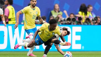 Bild: Ashley Landis/AP/dpa
Brasilien mit Real Madrids Vinícius Júnior hatte mit Japan große Mühe.