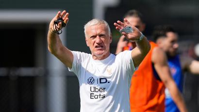 Bild: Martin Meissner/AP/dpa
Didier Deschamps hat vor dem Schweden-Spiel über angeschlagene Spieler gesprochen. (Archivbild)