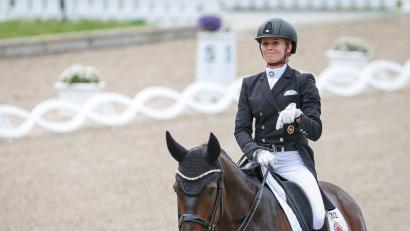 Bild: Friso Gentsch/dpa
Jessica von Bredow-Werndls Pferd Diallo starb im Januar. (Archivbild)