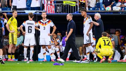 Bild: Tom Weller/dpa
Mit Manuel Neuer (links) steht der letzte Weltmeister von 2014 im deutschen Aufgebot. Doch auch er wirkt nicht mehr wie der alte WM-Held.