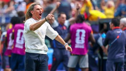 Bild: Jan Woitas/dpa
Beccacece regt sich über Komplikationen vor dem Sechzehntelfinalspiel in Mexiko-Stadt auf. (Archivbild)