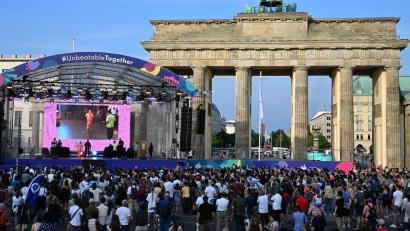 Bild: Soeren Stache/dpa
Breakdance- und HipHop-Künstler traten in Berlin bei der Fête de la Musique auf.