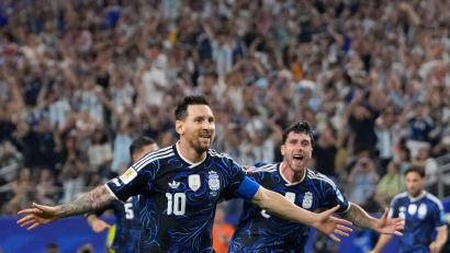 Bild: Tony Gutierrez/AP/dpa
Wirbt für den neuen Spiderman-Film: Fußball-Star Lionel Messi.