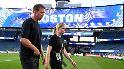 Bild: Federico Gambarini/dpa
Julian Nagelsmann (l) nach dem WM-Aus im Boston Stadium. Wohin führt sein Weg?