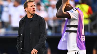 Bild: Tom Weller/dpa
Nagelsmann ist nach dem Aus gegen Paraguay bedient.