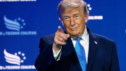 Bild: Julia Demaree Nikhinson/AP/dpa
Trump verdiente Hunderte Millionen mit Krypto-Geschäften. (Archivbild)