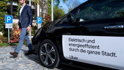 Bild: Sven Hoppe/dpa
Uber rechnete im April vor: Fahrten werden teurer werden. (Archivbild)