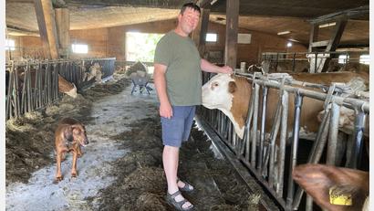 Bild: Stefanie Swann
Landwirt Christian Rester hat auf seinem Bio-Bauernhof in Ebermannsdorf rund 90 Kühe.
