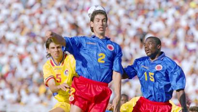 Bild: Bildbyrån/Zuma Press/dpa
Kolumbiens Spieler Andres Escobar bei der WM 1994. Der Verteidiger wurde während des Turniers erschossen. (Archivbild)